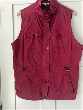 Chico’s Zenergy Water Resistant Cargo Vest Berry Size 3 US 16